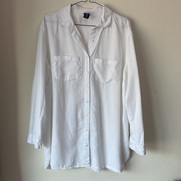 The Camille Collection oversize button up - Picture 4 of 11